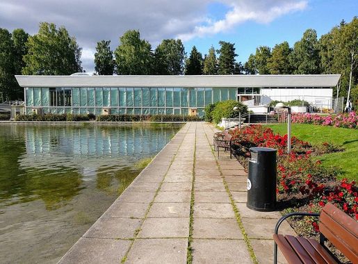 File:Tapiola Swimming Hall.jpg - Wikimedia Commons