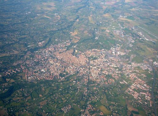 File:Montefiascone Vista aerea.JPG - Wikimedia Commons