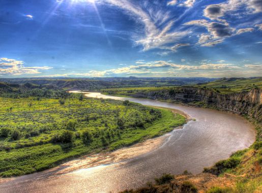 Curving little Missouri river at Theodore Roosevelt National Park, North  Dakota image - Free stock photo - Public Domain photo - CC0 Images