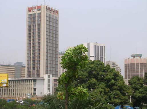 File:Abidjan Centre 2.JPG - Wikipedia