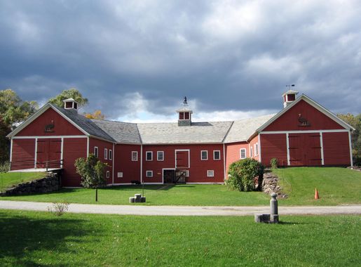 File:Horseshoe Barn.jpg - Wikimedia Commons