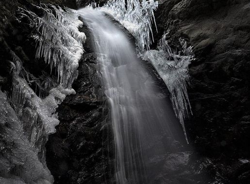 File:Zapata Falls I (184352739).jpeg - Wikimedia Commons