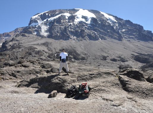 File:Lascar Kilimanjaro's peak from the top of the Great Barranco Wall  (4464000949).jpg - Wikimedia Commons