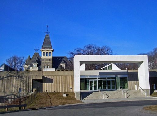File:Hudson River Museum and Glenview Mansion, 2009.jpg - Wikimedia Commons