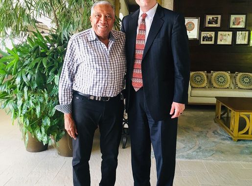 File:Oerther and Sir Royston Hopkin KCMG Grenada hotelier.jpg - Wikimedia  Commons