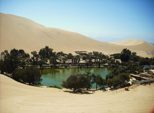 File:Oasis Huacachina.JPG - Wikimedia Commons