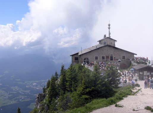 File:Kehlsteinhaus Obersalzberg Bavaria Germany 2004.jpg - Wikipedia