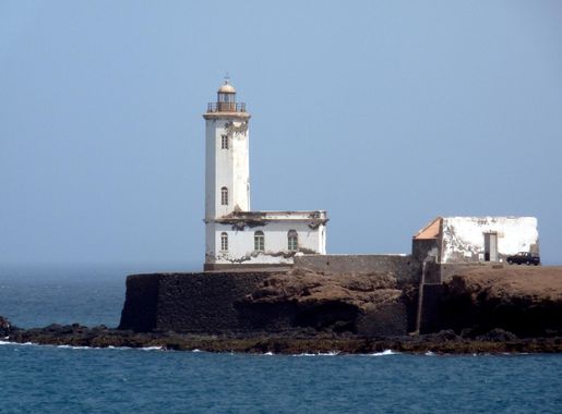 File:Farol D. Maria Pia-2.jpg - Wikimedia Commons