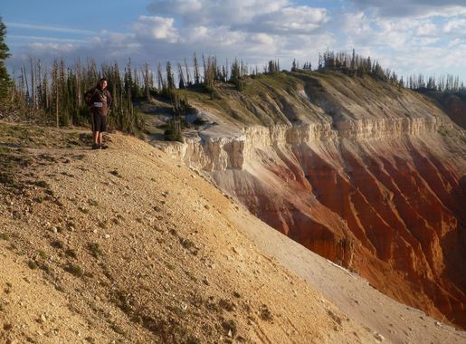File:Spectra Point Trail in Cedar Breaks, dyeclan.com - panoramio (3).jpg -  Wikimedia Commons