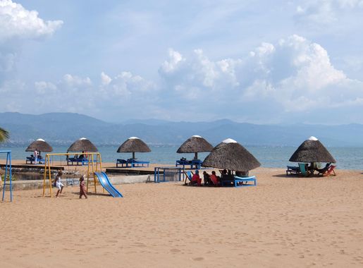 File:Beach in Bujumbura.jpg - Wikimedia Commons