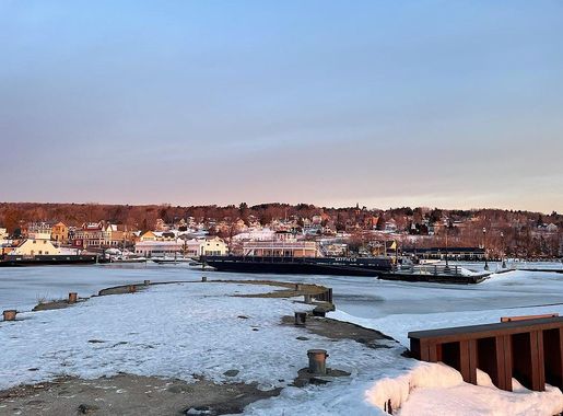 File:Bayfield Winter Harbor.jpg - Wikimedia Commons