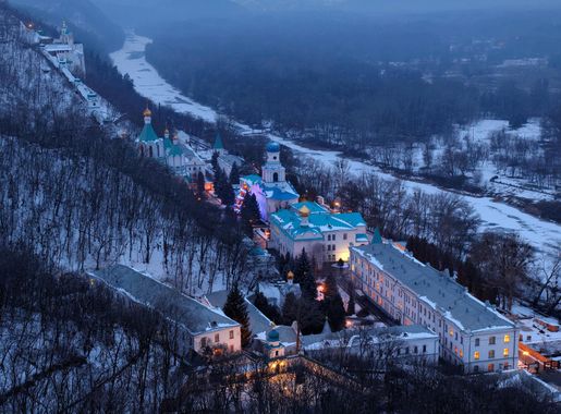 File:Sviatohirsk Lavra Sviatohirsk Cave Monastery (231904531).jpeg -  Wikimedia Commons