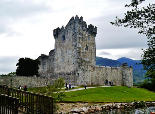 File:Killarney Ross Castle 02.jpg - Wikimedia Commons