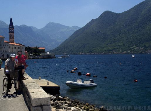 File:Gossips Of Perast (254532719).jpeg - Wikimedia Commons