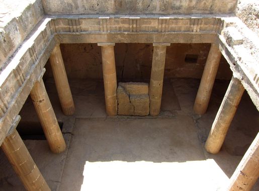 File:Tombs of the Kings Paphos Cyprus Tomb 3 1.JPG - Wikipedia