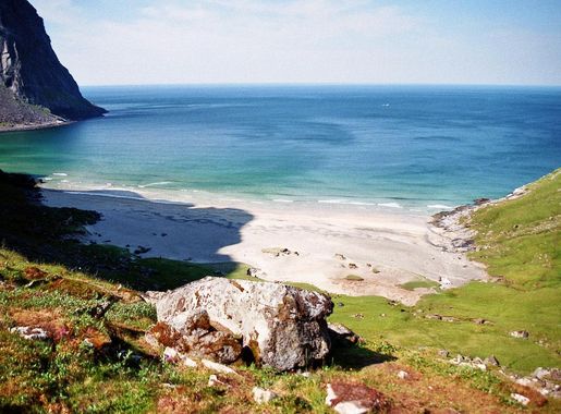 File:Kvalvika-Lofoten-2014.jpg - Wikimedia Commons