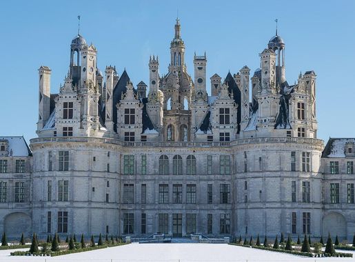 File:Château de Chambord sous la neige.jpg - Wikimedia Commons