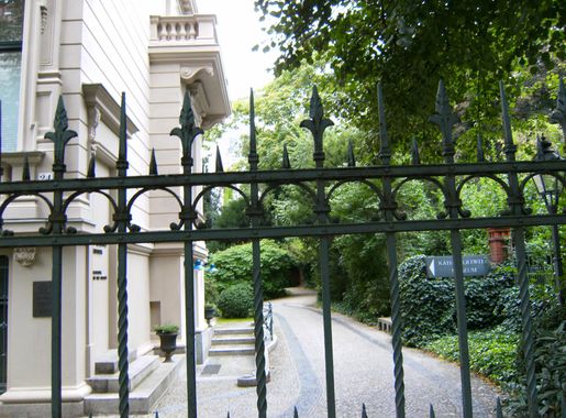 File:Berlin-fasanenstraße-24-käthe-kollwitz-museum-berlin.JPG - Wikimedia  Commons