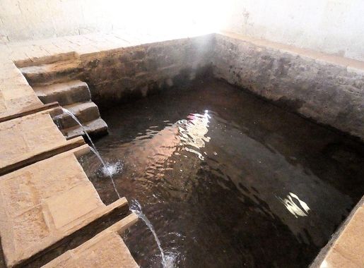 Archivo:Baños del Inca-4 Cajamarca.JPG - Wikipedia, la enciclopedia libre