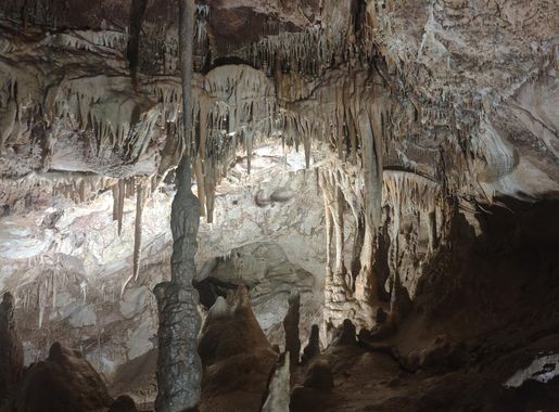 File:Gadime (Marble) Cave - the large stalactite.jpg - Wikimedia Commons