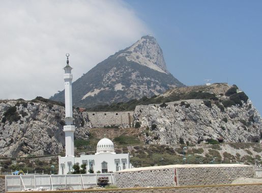 File:Ibrahim-al-Ibrahim Mosque, Gibraltar (2).JPG - Wikimedia Commons