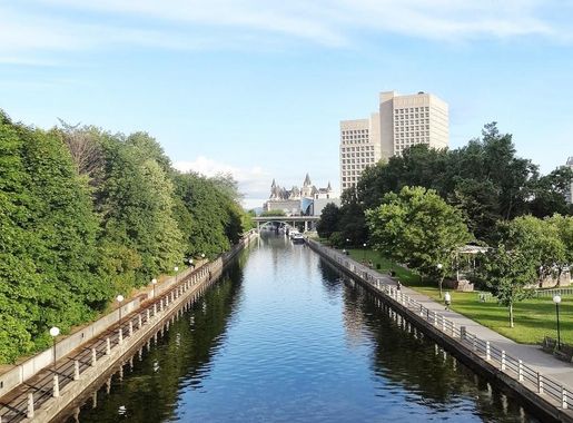 File:Rideau Canal at downtown Ottawa.JPG - Wikipedia