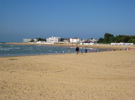 File:Plage centrale de la Tranche-sur-Mer 2.jpg - Wikipedia
