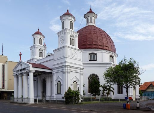 File:Exterior of Blenduk Church, Semarang, 2014-06-18.jpg - Wikipedia