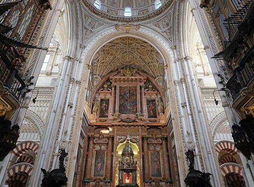 File:Mezquita-catedral de Córdoba interior 13.jpg - Wikimedia Commons