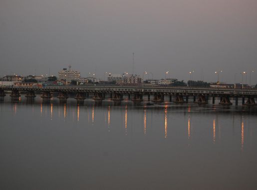 Fichier:Ancien Pont Bridge.jpg — Wikipédia