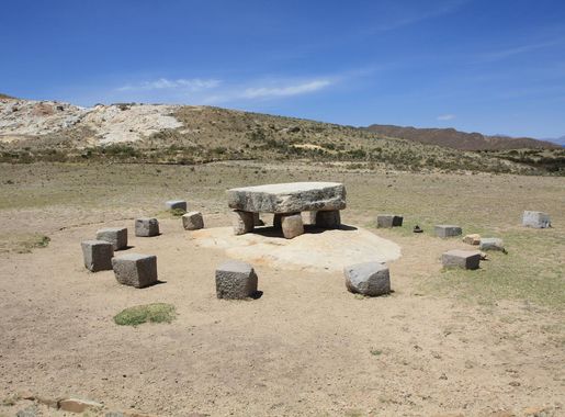 File:Table altar, Isla del Sol.JPG - Wikimedia Commons