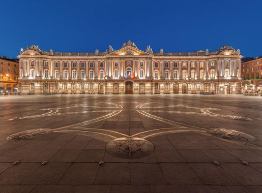 File:Toulouse Capitole Night Wikimedia Commons.jpg - Wikipedia