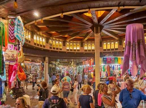 File:Oman Muscat Muttrah Souq 01.jpg - Wikimedia Commons