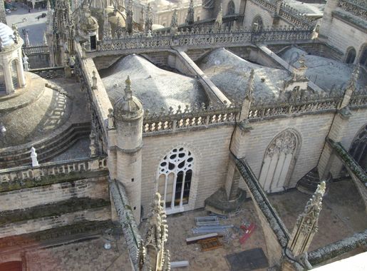 File:Cathedral sevilla exterior 17.JPG - Wikimedia Commons