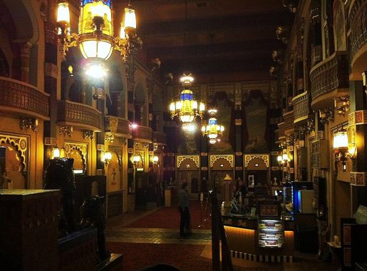 File:Oriental Theatre Milwaukee lobby.jpg - Wikimedia Commons