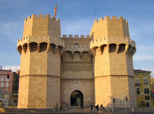 Archivo:Torres serrans abril.jpg - Wikipedia, la enciclopedia libre