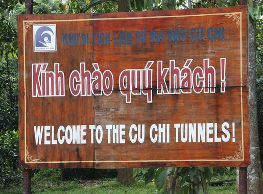 Tập tin:Củ Chi tunnels entrance.JPG – Wikipedia tiếng Việt