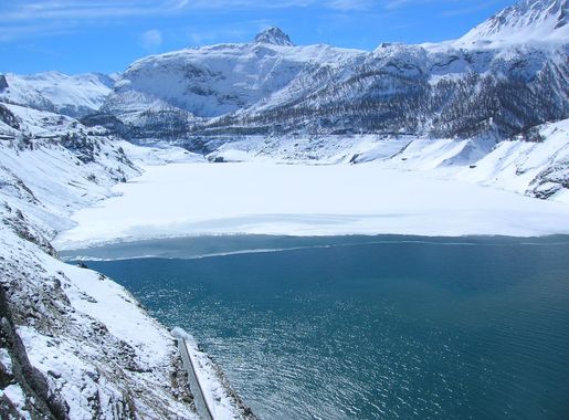 File:200603 - Barrage de Tignes 05.JPG - Wikimedia Commons