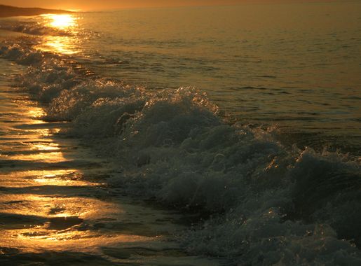 File:Golden sunrise over surf at South Beach Martha's Vineyard, USA.JPG -  Wikimedia Commons