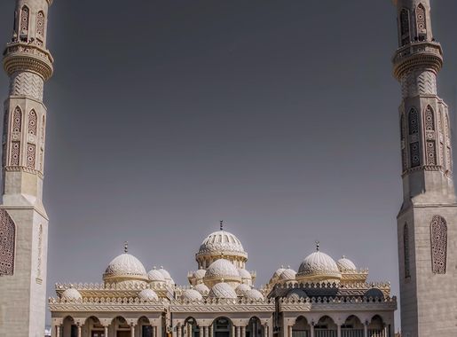 File:Al-Mina Mosque in Hurghada1.jpg - Wikimedia Commons