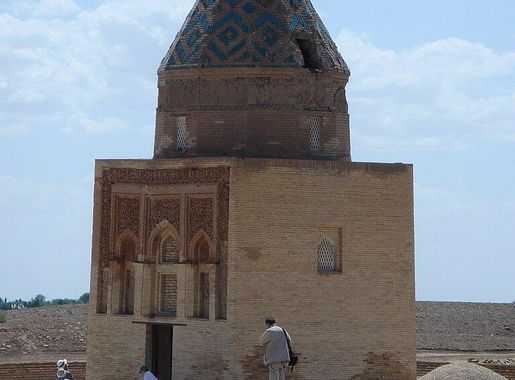 File:Il Arslan Mausoleum.JPG - Wikimedia Commons