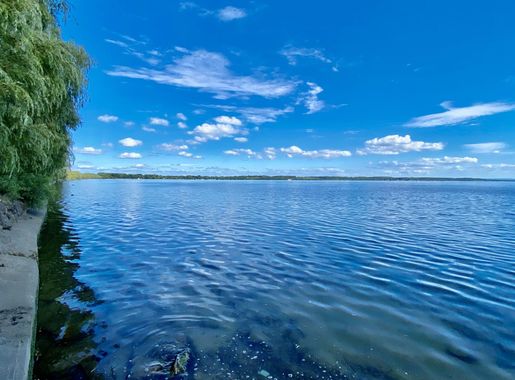 File:Geneva, New York - 09 - Seneca Lake State Park - 20220810 - Down by  the Water.jpg - Wikimedia Commons