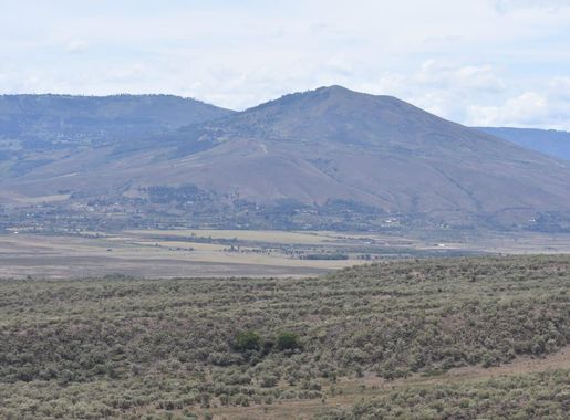 File:Mount Longonot in Kenya.jpg - Wikimedia Commons