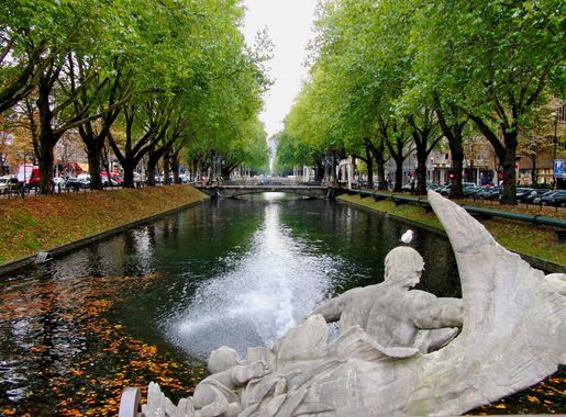File:Düsseldorf, Königsallee.jpg - Wikipedia