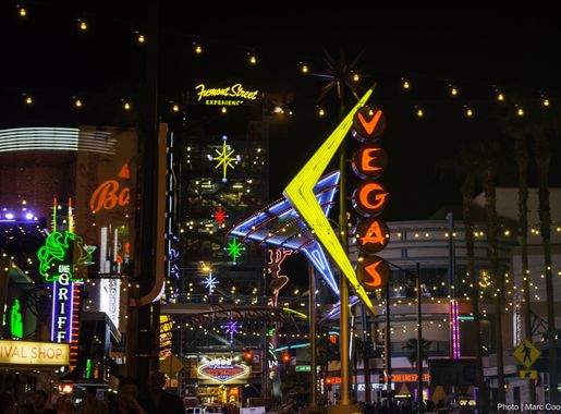 Free Images : light, night, cityscape, downtown, evening, lighting,  christmas decoration, fremontstreet, downtownvegas, lasvegas,  eastfremontstreet, metropolis, christmas lights 4679x3317 - - 154836 - Free  stock photos - PxHere