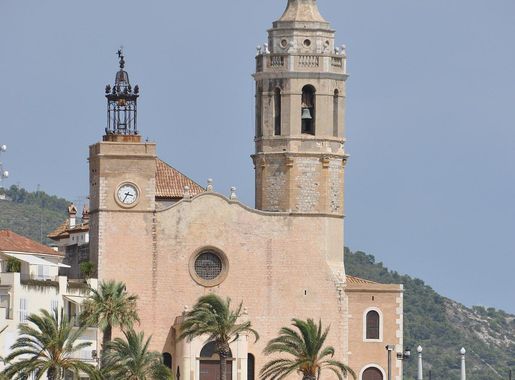 File:Sitges. Parish church. Consecrated 1672. (16069075038).jpg - Wikimedia  Commons