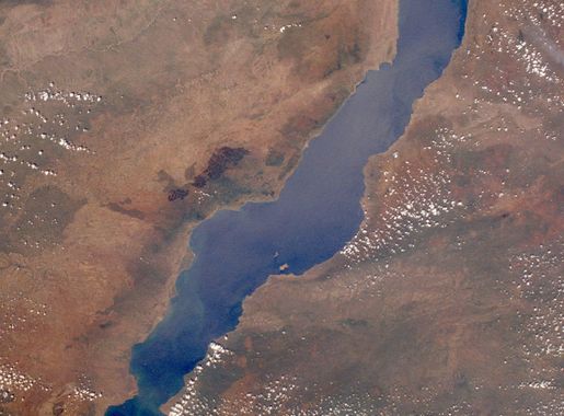 Fil:Lake Malawi seen from orbit.jpg – Wikipedia