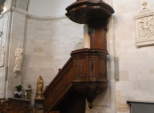 File:Eglise Saint-Acheul, Amiens chaire.JPG - Wikimedia Commons