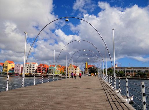 Fichier:Curacao-Queen-Emma-Bridge.JPG — Wikipédia