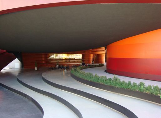 File:PikiWiki Israel 9393 Design Museum Holon.JPG - Wikimedia Commons